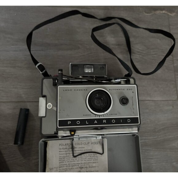 Vintage POLAROID Land Camera Automatic 230 Camera w/Strap Original Box UNTESTED - Picture 4 of 11